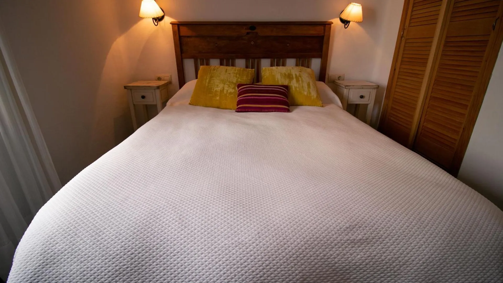 Hostal Casas Isabel Zahora España